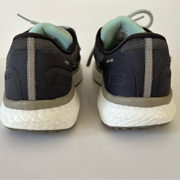 Women’s Saucony running shoes - Picture 10 of 14